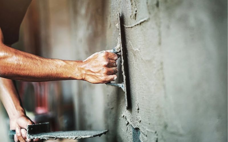 Traditioneel stucwerk met spiegelgladde afwerking