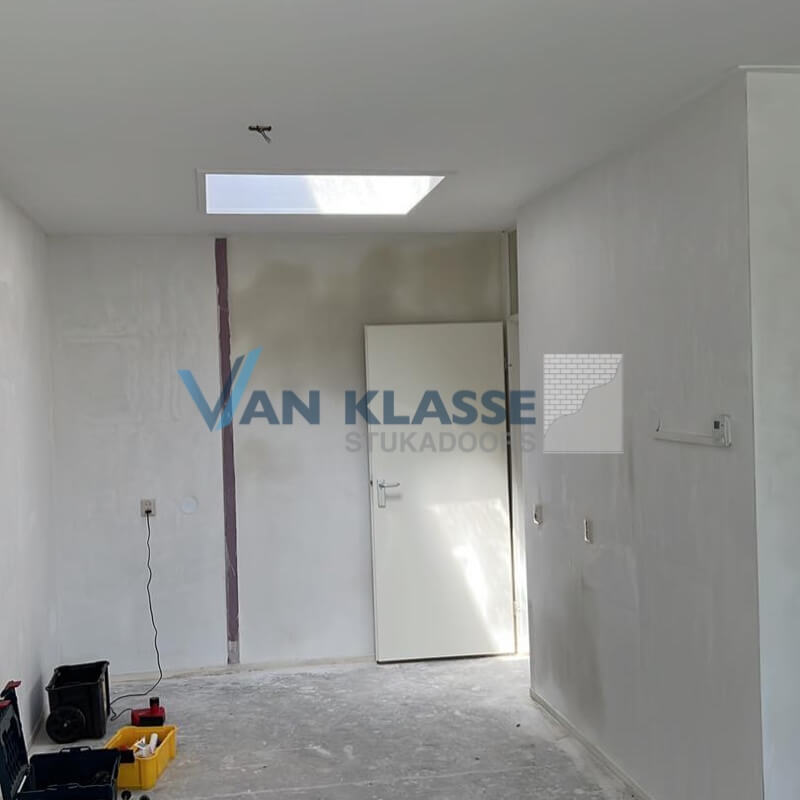 Renovatie met strak afgewerkte wanden