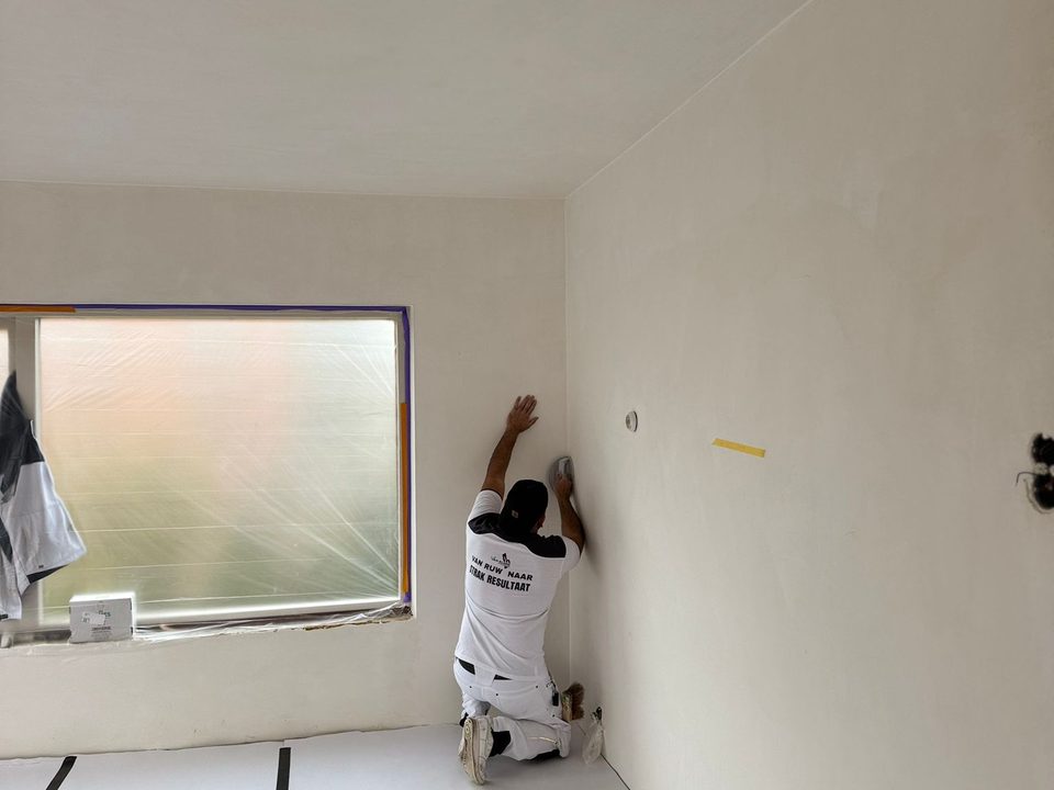 Strak stucwerk in een nieuwbouwwoning
