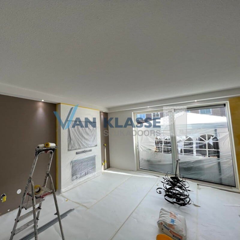 Nieuwbouwwoning met afgewerkte muren